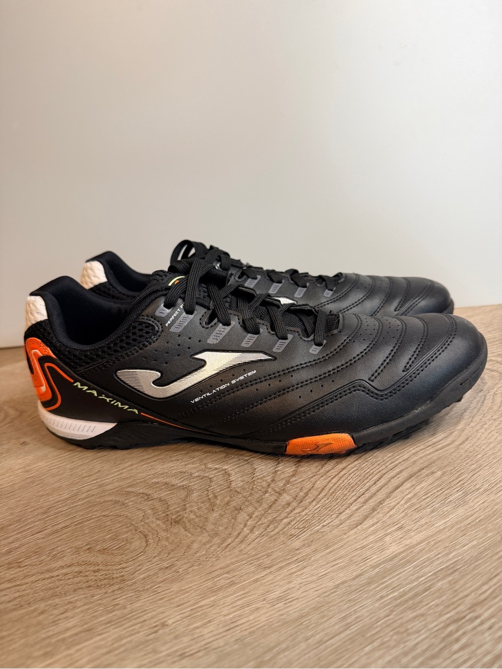 Joma Men's Black & Orange Indoor / Turf Shoes